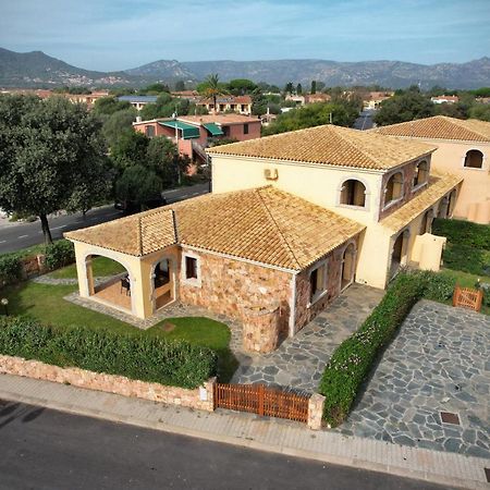 Ville Del Mar San Teodoro  Exteriör bild