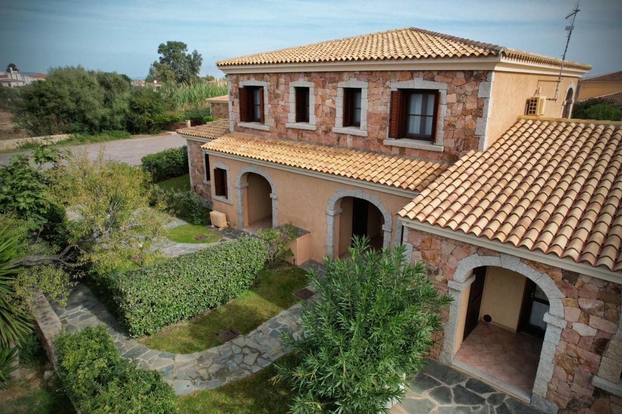 Ville Del Mar San Teodoro  Exteriör bild